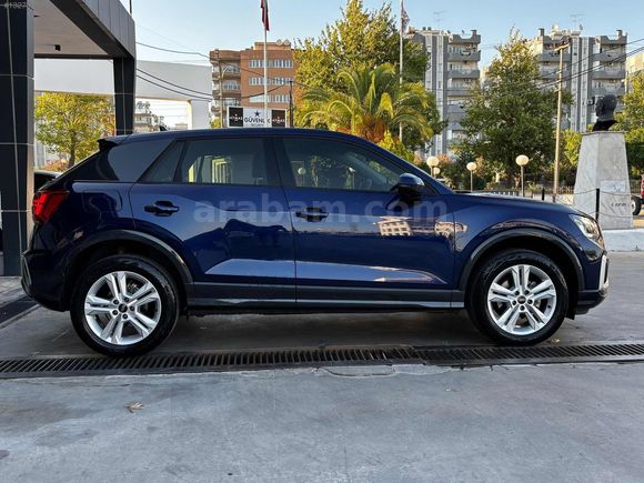 2025 MODEL AUDİ Q2 HATASIZ BOYASIZ CAM TAVANLI