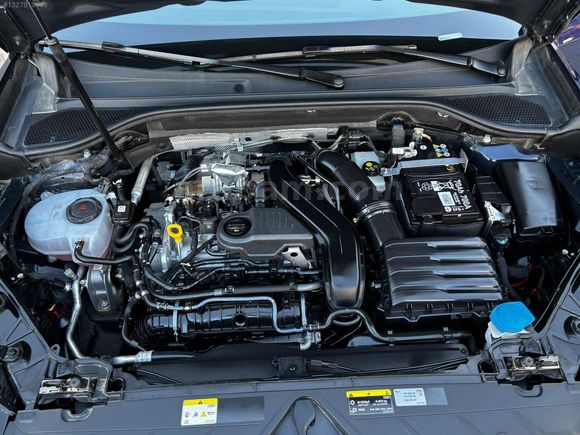 2025 MODEL AUDİ Q2 HATASIZ BOYASIZ CAM TAVANLI
