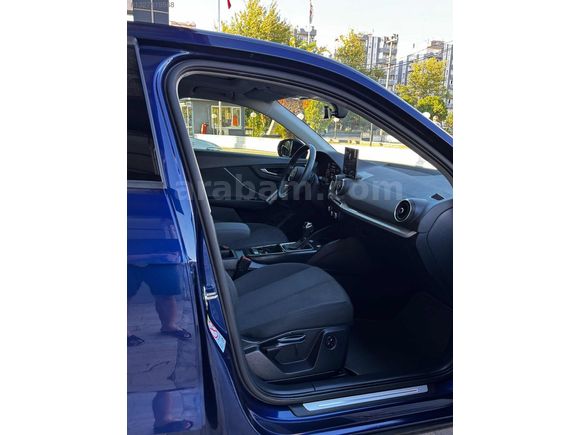 2025 MODEL AUDİ Q2 HATASIZ BOYASIZ CAM TAVANLI