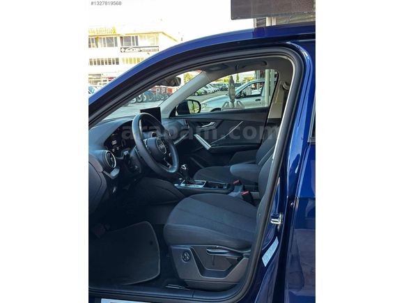 2025 MODEL AUDİ Q2 HATASIZ BOYASIZ CAM TAVANLI