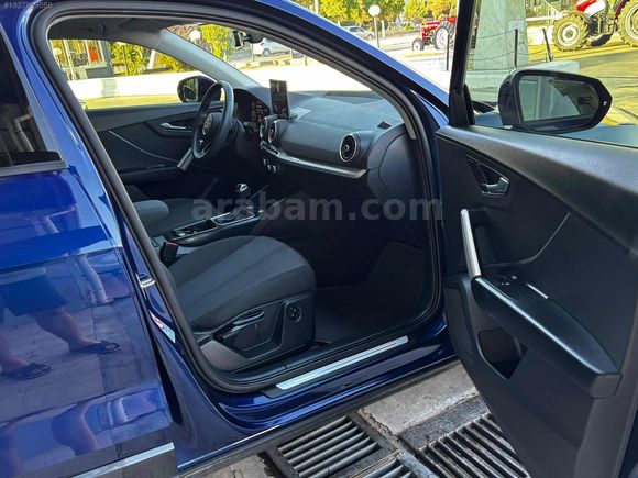2025 MODEL AUDİ Q2 HATASIZ BOYASIZ CAM TAVANLI
