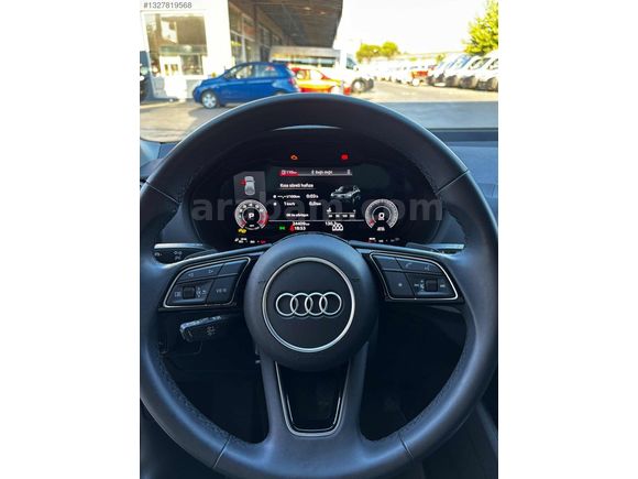 2025 MODEL AUDİ Q2 HATASIZ BOYASIZ CAM TAVANLI