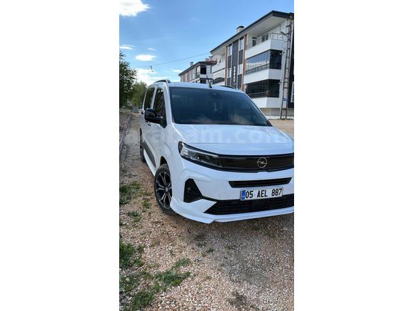 Sahibinden Opel Combo 1.5 CDTI Essential 2025 Model 