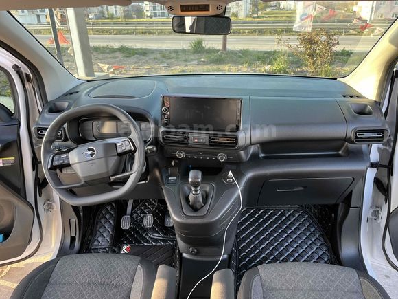 Sahibinden Opel Combo 1.5 CDTI Essential 2025 Model 