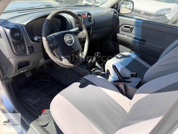 İZGİ OTOMOTİV'DEN 2009 MODEL ISUZU D'MAX 4X2 ÇİFTKABİN KAMYONET
