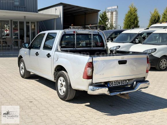 İZGİ OTOMOTİV'DEN 2009 MODEL ISUZU D'MAX 4X2 ÇİFTKABİN KAMYONET