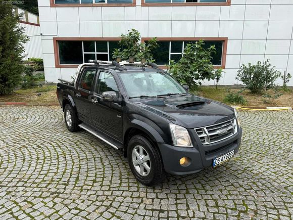 Ofsel'den bakımlı Isuzu D max 4x4 Limited