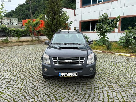Ofsel'den bakımlı Isuzu D max 4x4 Limited