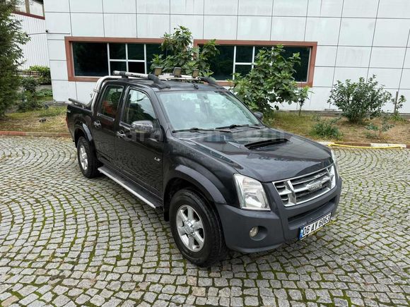 Ofsel'den bakımlı Isuzu D max 4x4 Limited