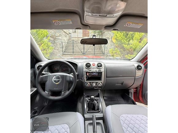 VOLCAR'S 2008 MODEL 4X4 ISUZU D-MAX