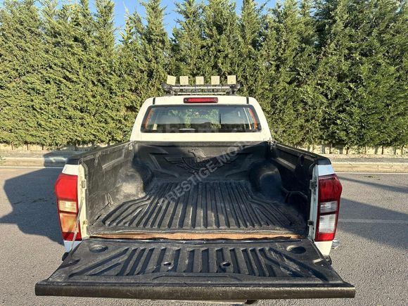 2015 4X4 D MAX -- ÇOK TEMİZ