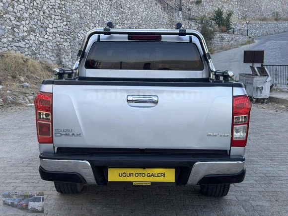 UĞUR OTODAN KARTA TAKSİT 2017 MODEL 293.561 KM'DE ISUZU DMAX LTD