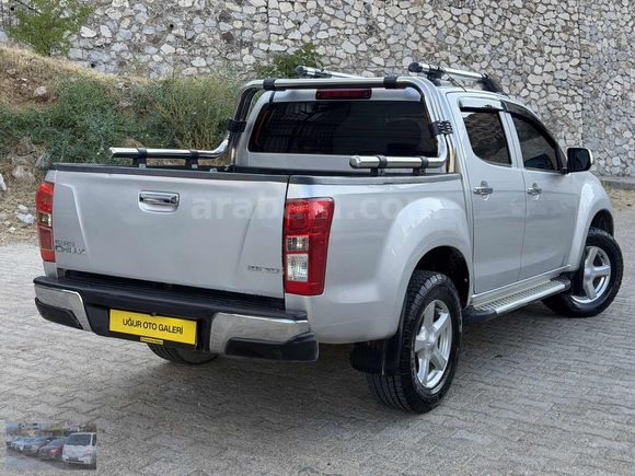 UĞUR OTODAN KARTA TAKSİT 2017 MODEL 293.561 KM'DE ISUZU DMAX LTD