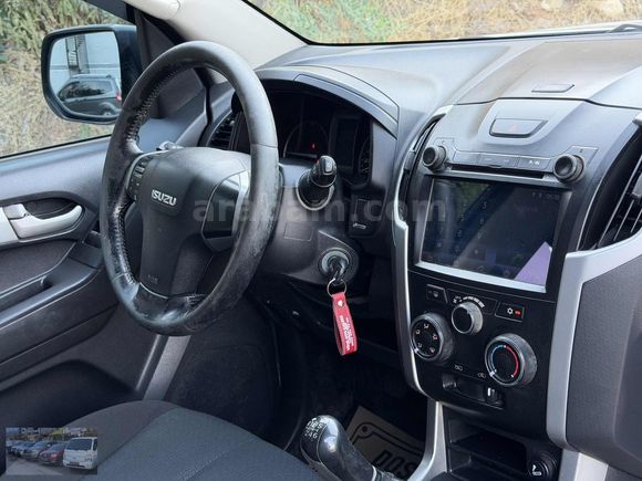 UĞUR OTODAN KARTA TAKSİT 2017 MODEL 293.561 KM'DE ISUZU DMAX LTD