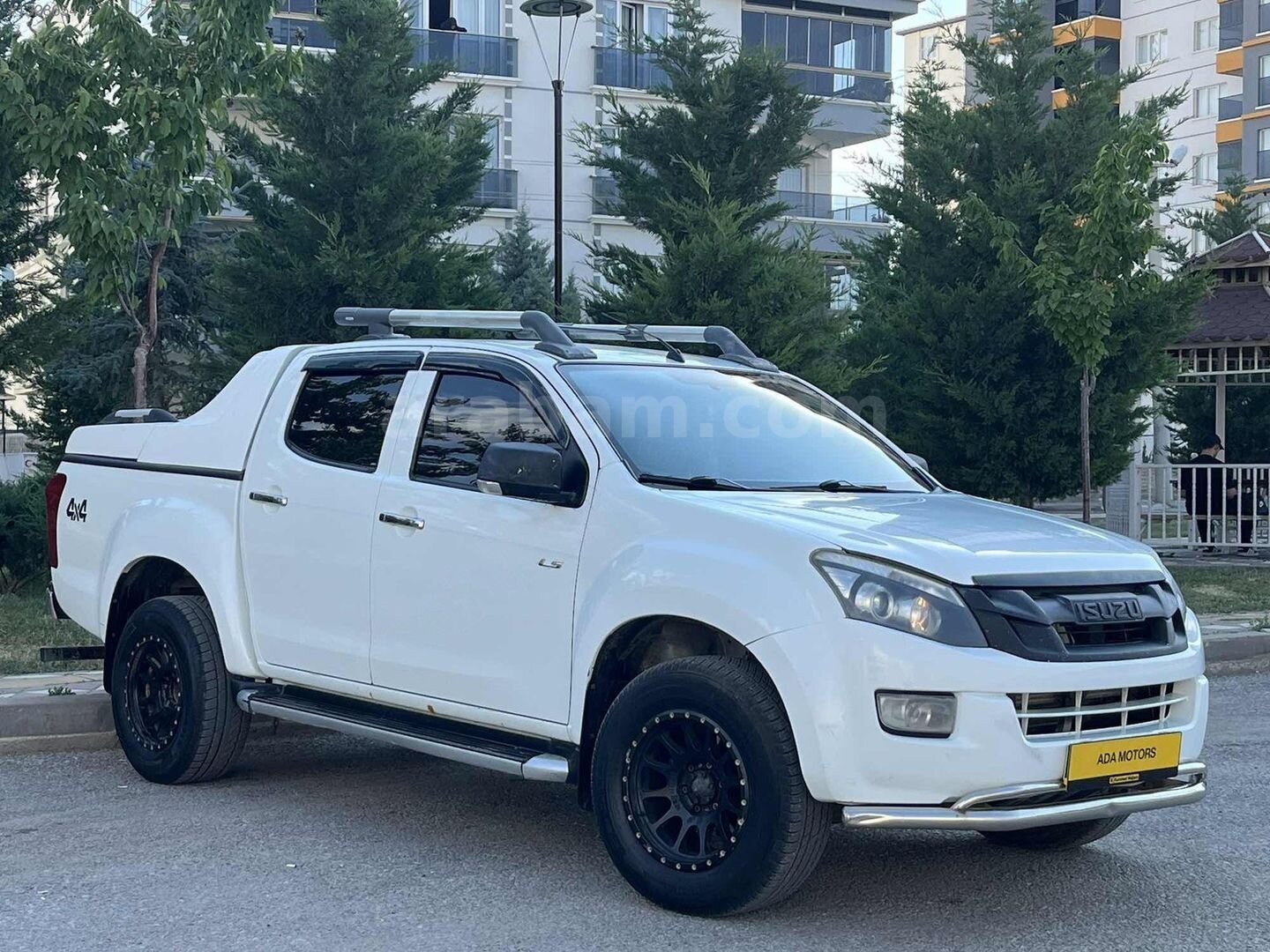 D-MAX 4x4 V-Cross OTOMATİK FULL PAKET 6