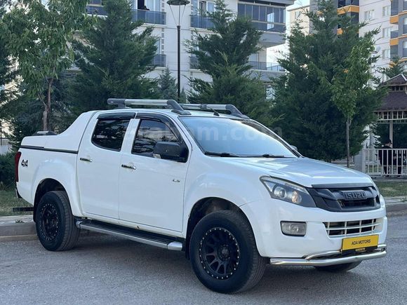 D-MAX 4x4 V-Cross OTOMATİK FULL PAKET