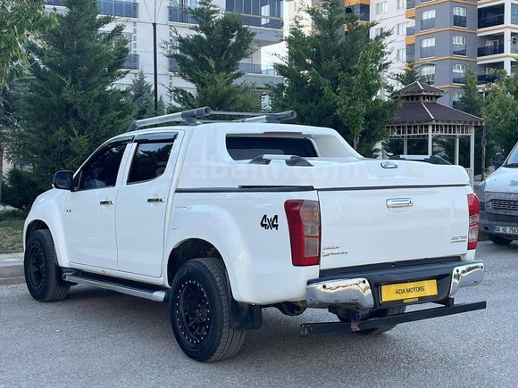 D-MAX 4x4 V-Cross OTOMATİK FULL PAKET