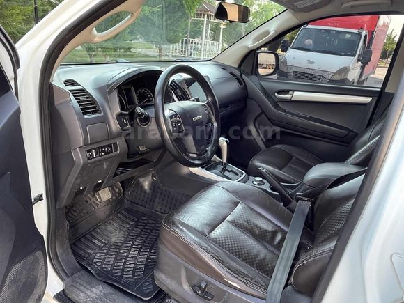 D-MAX 4x4 V-Cross OTOMATİK FULL PAKET