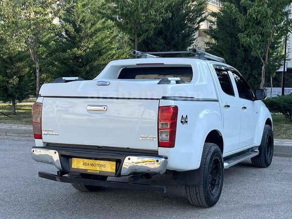D-MAX 4x4 V-Cross OTOMATİK FULL PAKET