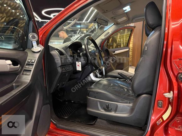2017ÇIKIŞ HATASIZ ÖZEL RENK TAM DOLU D-MAX V-CROSS