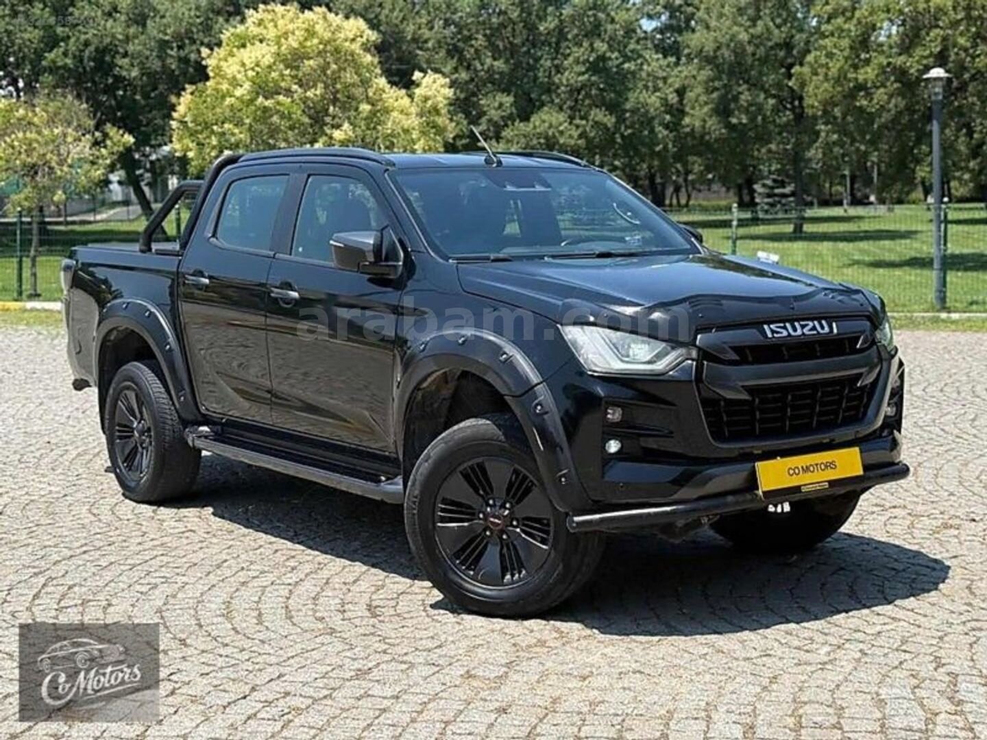 Galeriden Isuzu D-Max 1.9 D 4x4 V-Cross 2021 Model Bursa 142.000 km Siyah 1
