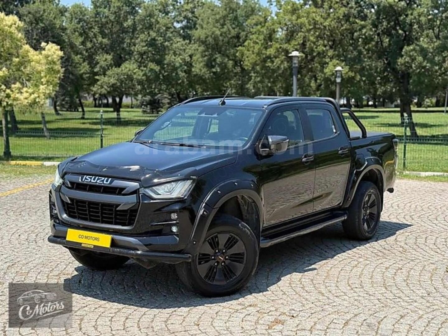 Galeriden Isuzu D-Max 1.9 D 4x4 V-Cross 2021 Model Bursa 142.000 km Siyah 3