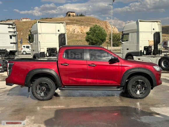 ŞENER ARSLAN'DAN 2021 MODEL ISUZU D-MAX .. TAKAS OLUR