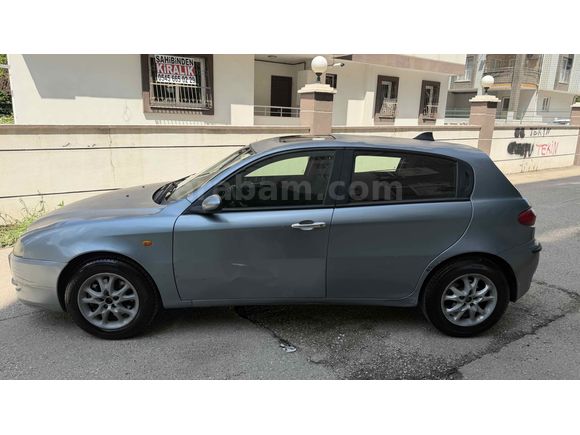 Sahibinden Alfa Romeo 147 1.6 TS Distinctive 2004 Model 