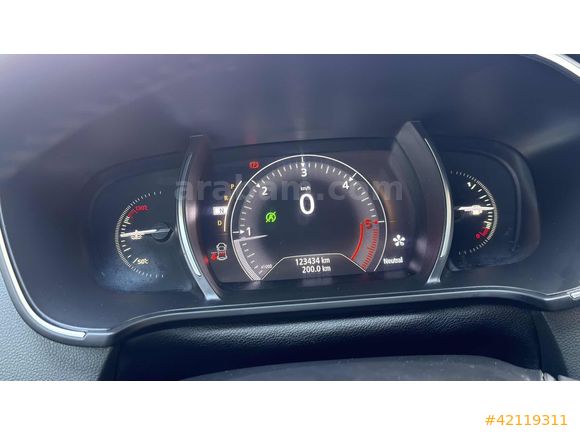 RAMS MOTORS ' DAN 2020 MODEL MEGANE OTOMATİK ICON