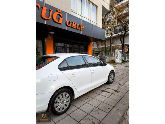 ALTUĞ'DAN SATILIK 2015 MODEL TRENDLİNE 1.2 JETTA