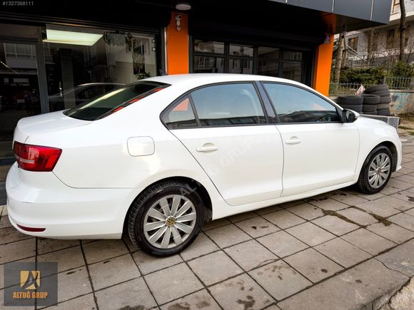ALTUĞ'DAN SATILIK 2015 MODEL TRENDLİNE 1.2 JETTA