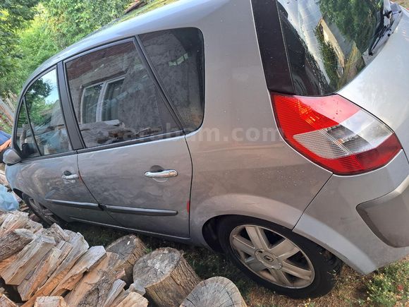 Sahibinden Renault Scenic 1.6 Dynamique 2006 Model