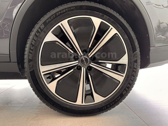 YAZICI 2.EL-2025 BYD TANG FLAGSHİP 4X4 517HP 9800KM