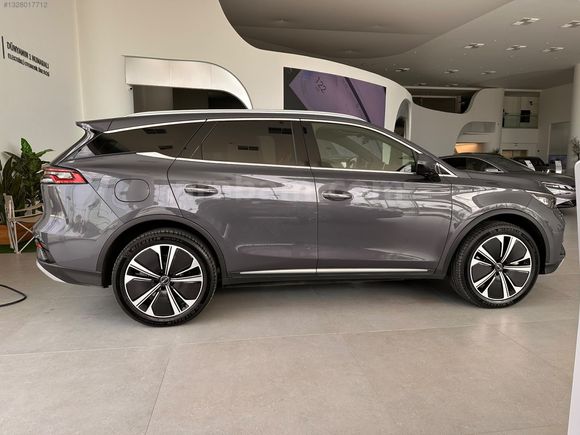 YAZICI 2.EL-2025 BYD TANG FLAGSHİP 4X4 517HP 9800KM