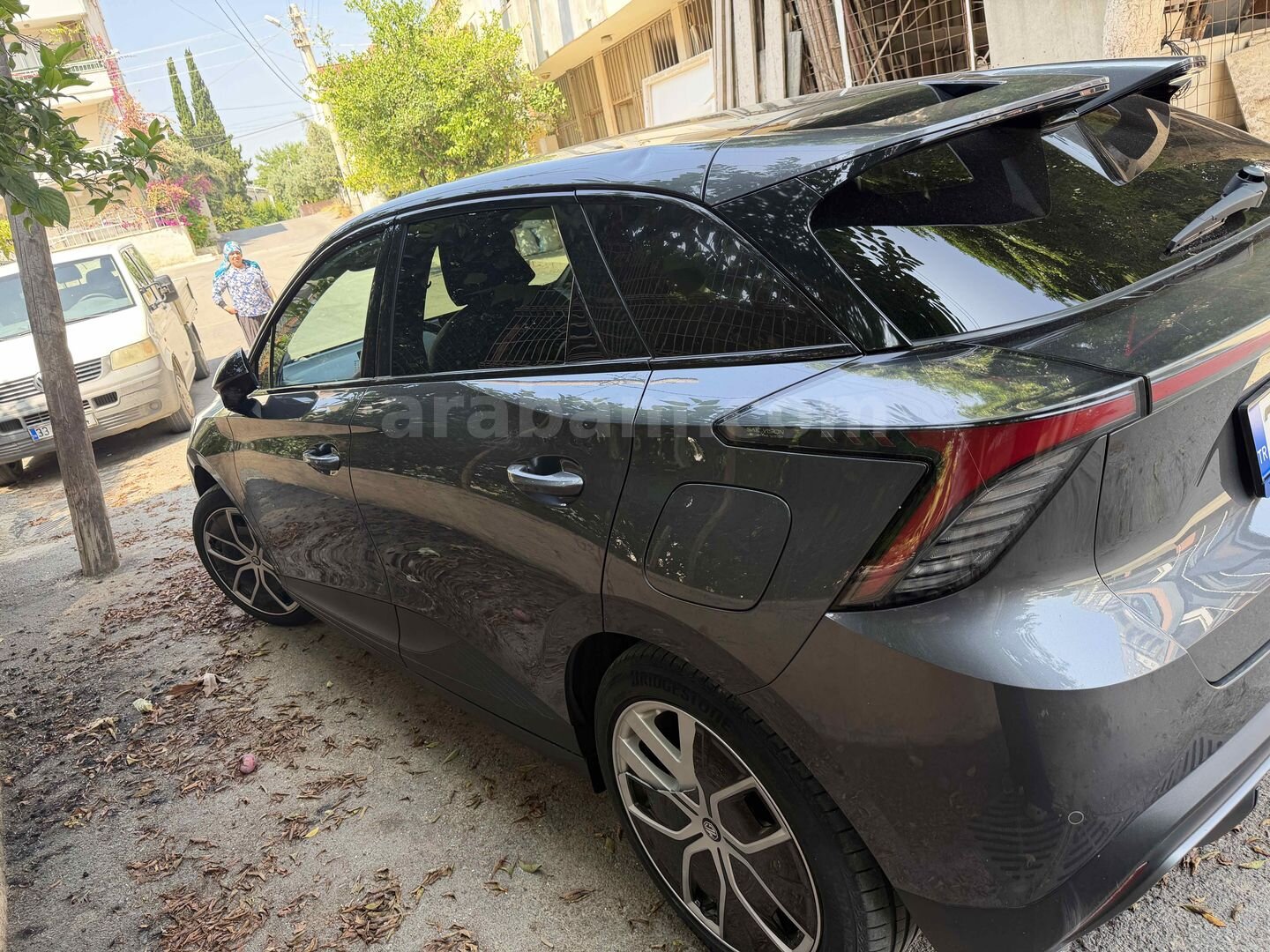 Sahibinden MG MG4 Luxury 2023 Model Mersin 20.700 km Gri (titanyum) 4