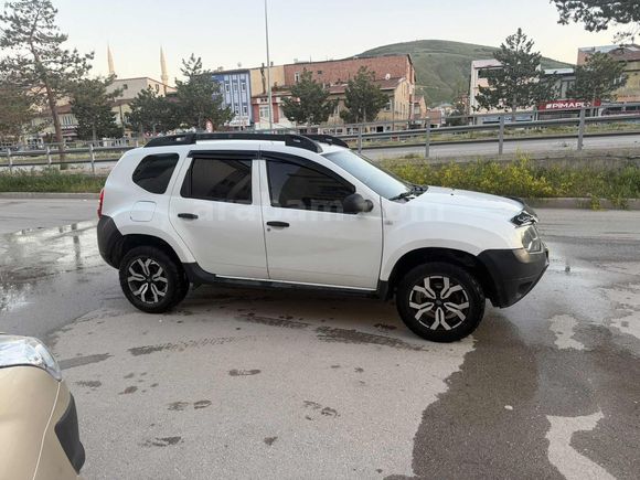 KALFAOĞLU-2017 DUSTER 1.5 DCİ 4x4 110HP YENİ DİREKSİYON BAKIMLI