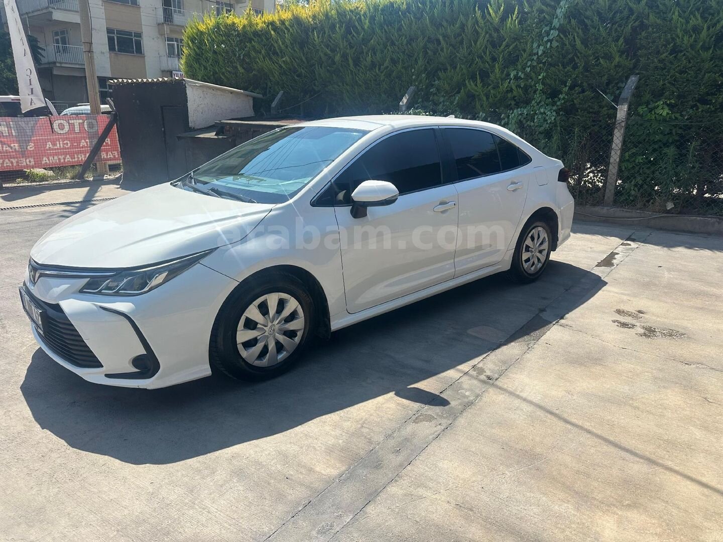 Galeriden Toyota Corolla 1.6 Vision 2020 Model Denizli 213.000 km Beyaz 3