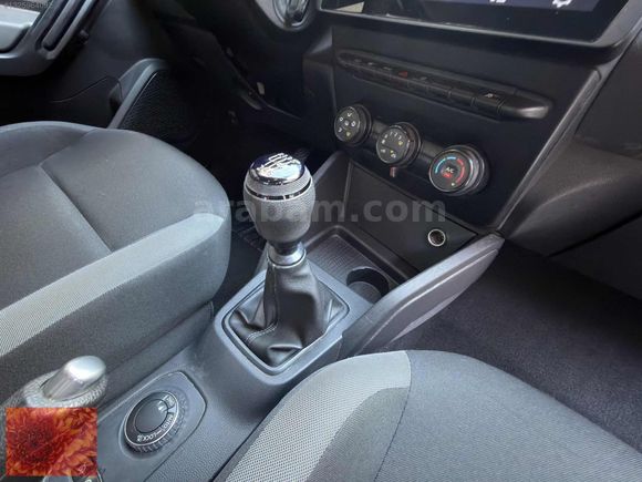 2018 MODEL 1.5 bluedci 110 HP 4*4 DİZEL MANUEL