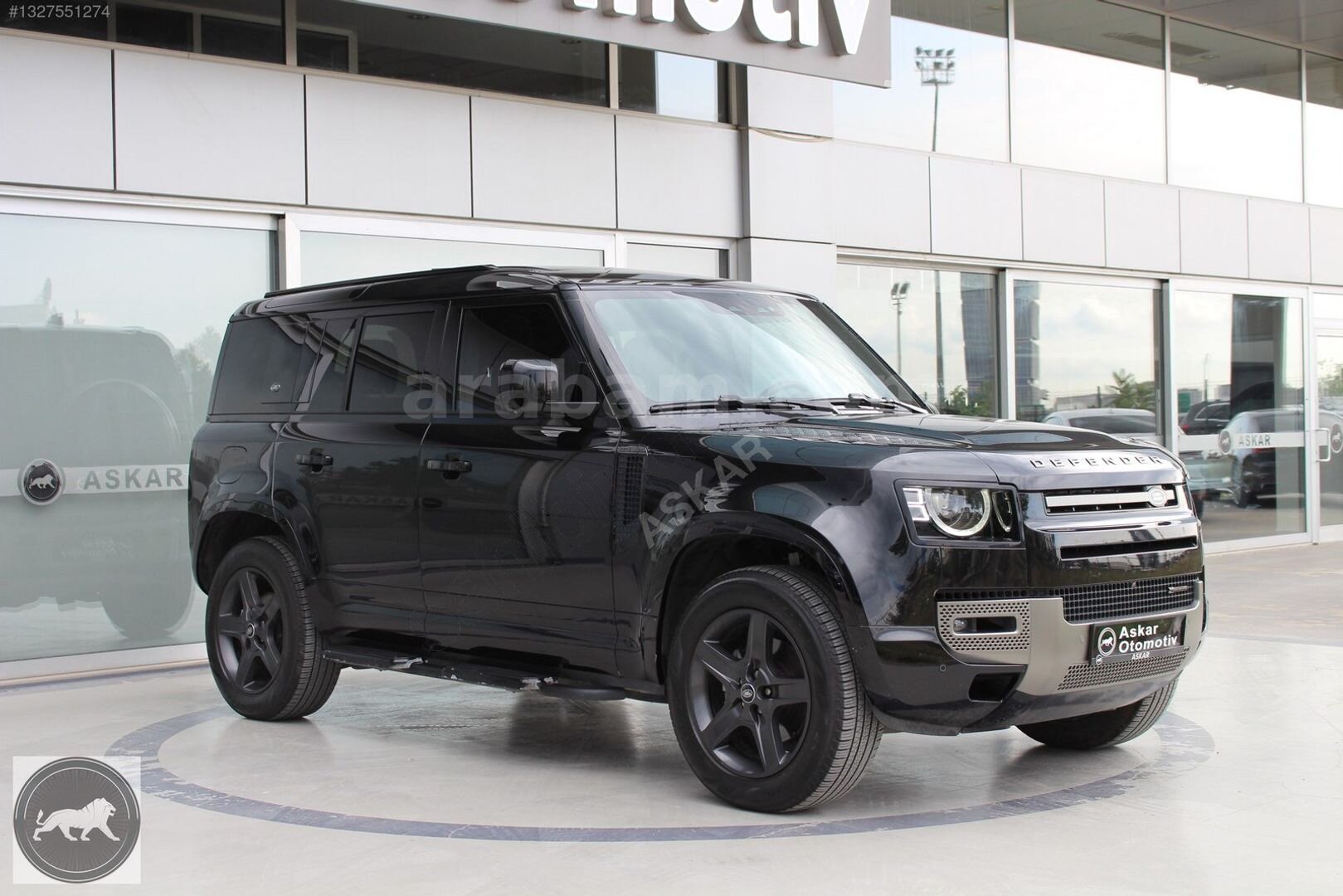 Galeriden Land Rover Defender 110 2.0 X-Dynamic SE 2023 Model İstanbul 36.500 km Siyah 4