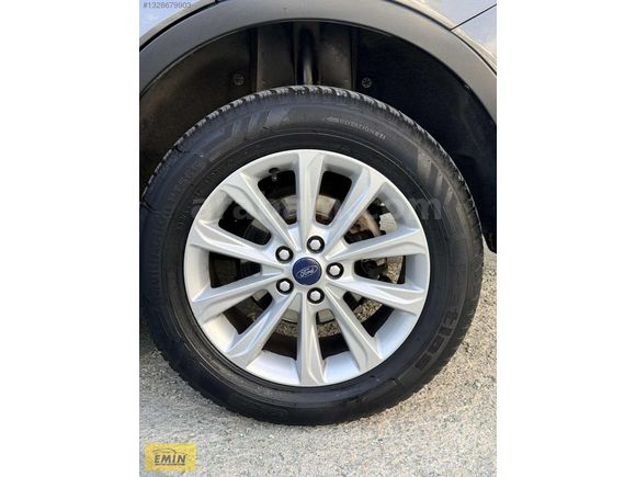 HATASIZ BOYASIZ ÇİZİKSİZ CAM TAVANLI FORD KUGA TİTANİUM