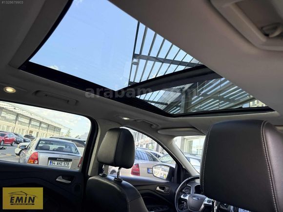 HATASIZ BOYASIZ ÇİZİKSİZ CAM TAVANLI FORD KUGA TİTANİUM