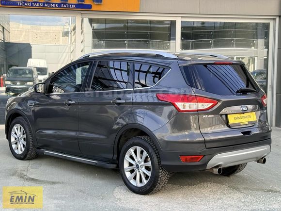 HATASIZ BOYASIZ ÇİZİKSİZ CAM TAVANLI FORD KUGA TİTANİUM