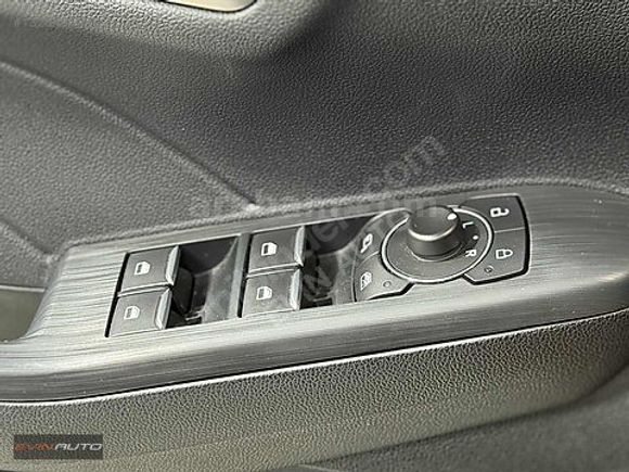 EVİN AUTO'DAN 2023 MODEL FORD KUGA TİTANİUM 32 BİN KM HATASIZ