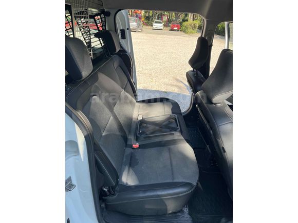Sahibinden Renault Express Combi 1.5 BlueDCI Touch 2023 Model 