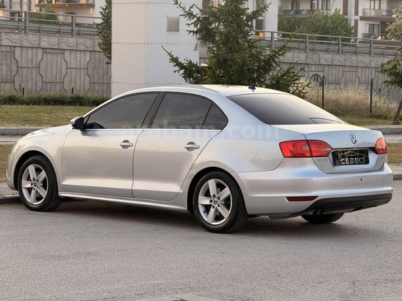 CEBECİ'DEN VW JETTA BAKIMLI
