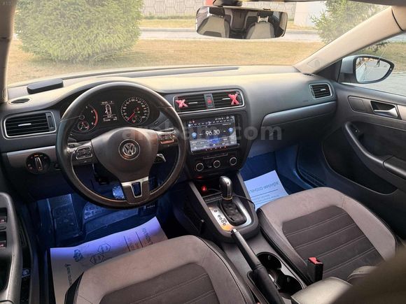 CEBECİ'DEN VW JETTA BAKIMLI