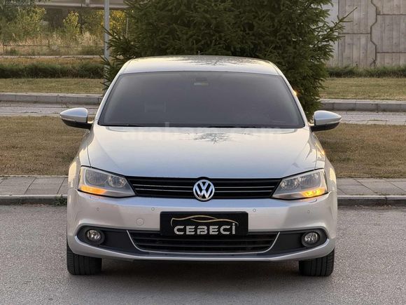CEBECİ'DEN VW JETTA BAKIMLI