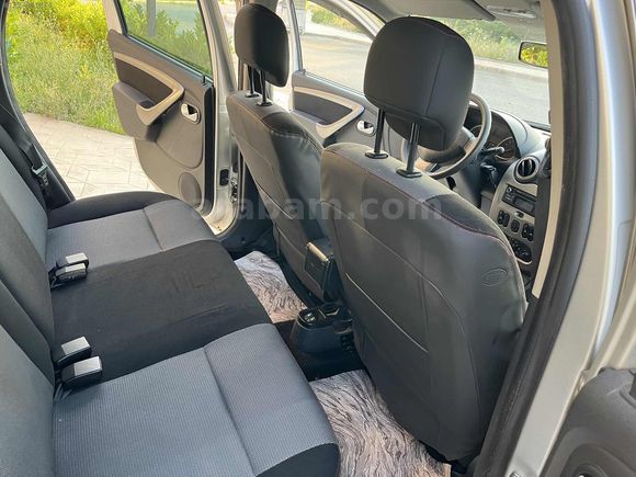 6 İLERİ 110 HP HASAR KAYITSIZ DUSTER LAURETTE