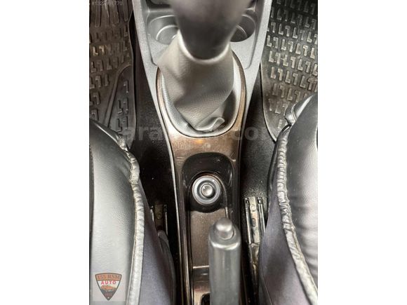 EXTRA DONANIMLI DEĞİŞENSİZ LAUREATE DUSTER 1.5 DCİ