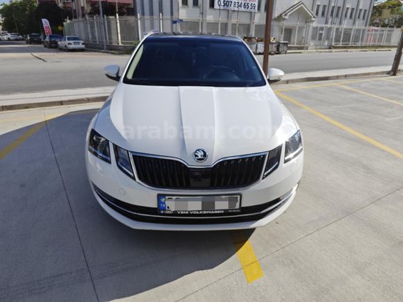 Sahibinden 2017 Octavia 1.6 TDI Style CR cam tavan